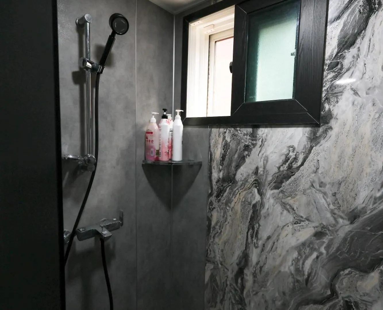 3Br Jong-Ro Family House, 4Beds, 6 People Apartment Seoul